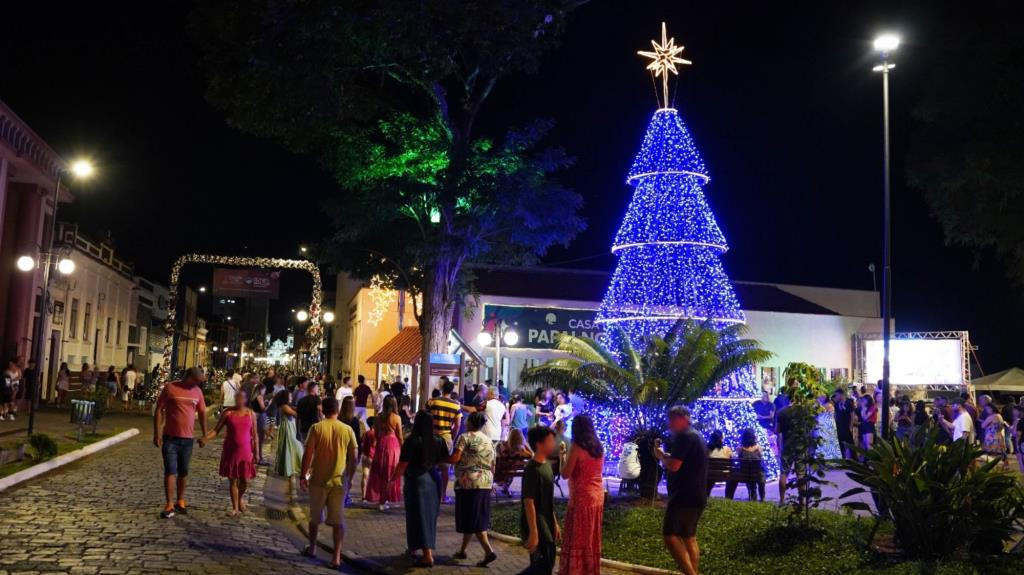 Natal 2025 em Atibaia com decoração, árvore de Natal e atrações culturais
